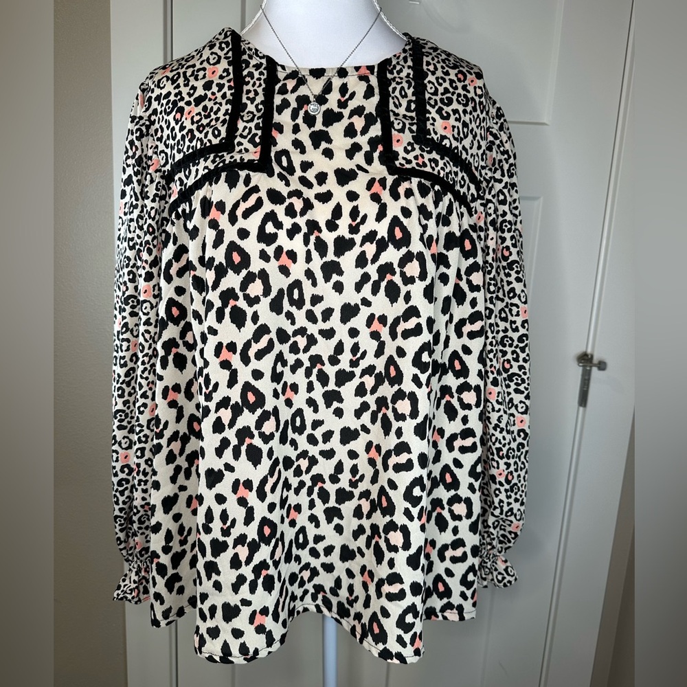 Maurices Leopard Print Long Sleeve Blouse – Black/Pink‎ Animal Print (L)